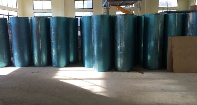 1-عائم-أنابيب-لقارب-عائم