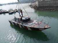 قارب بمقصورة طيار من الألومنيوم مقاس 11.3 مترًا و36 قدمًا 