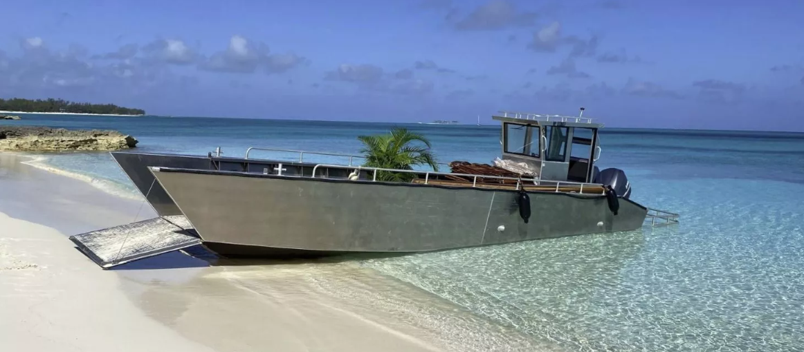 سفينة إنزال من الألومنيوم