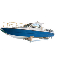 قارب بمقصورة من الألياف الزجاجية بطول 32 قدمًا