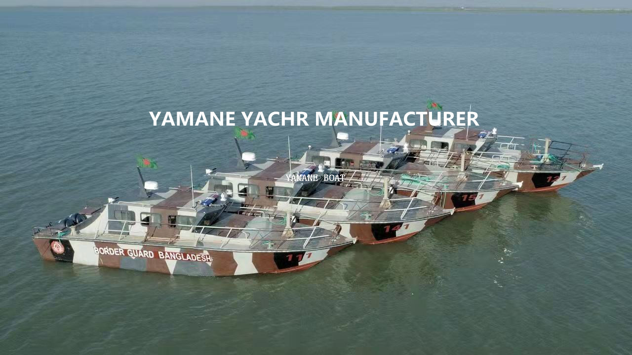 قارب بمقصورة طيار من الألومنيوم مقاس 11.3 مترًا و36 قدمًا 