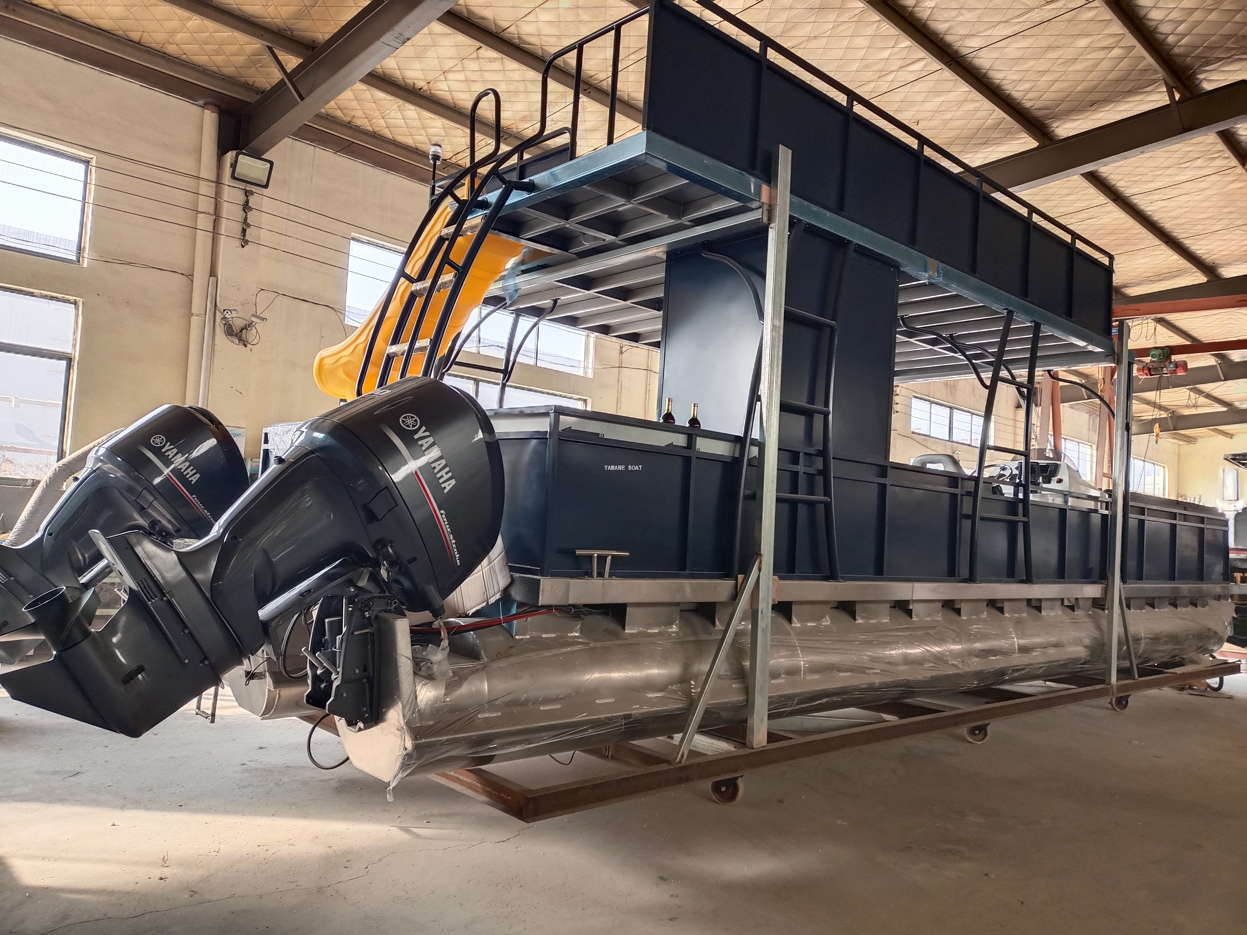 قارب عائم تجاري من الألومنيوم بطابقين بطول 11 مترًا مع منصة للسباحة